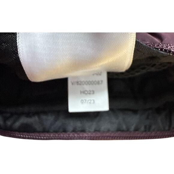 Athleta All About Quilted Crossbody Belt Bag Purple Plum Adjustable Lightweight - Picture 5 of 5